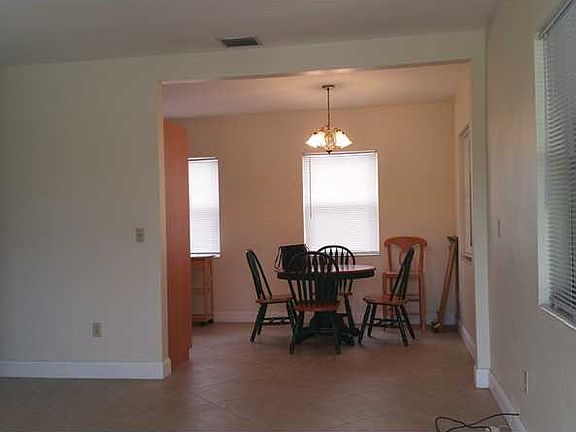 5th image of 460 NW 31st Ave
