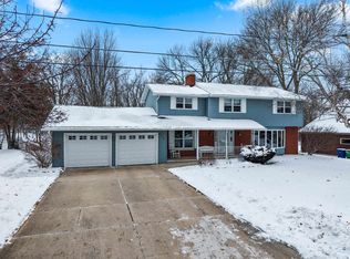 3258 Peterson Rd, Green Bay, WI 54311