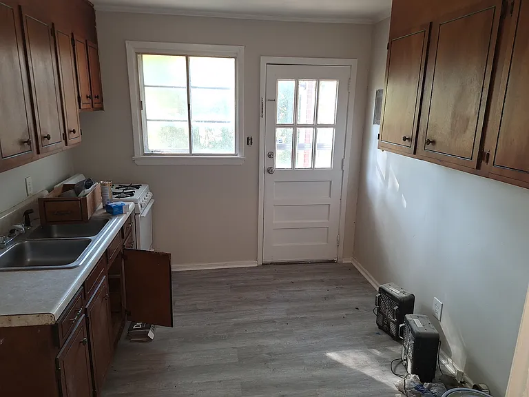 1916 Manteo Ct — Photo 27
