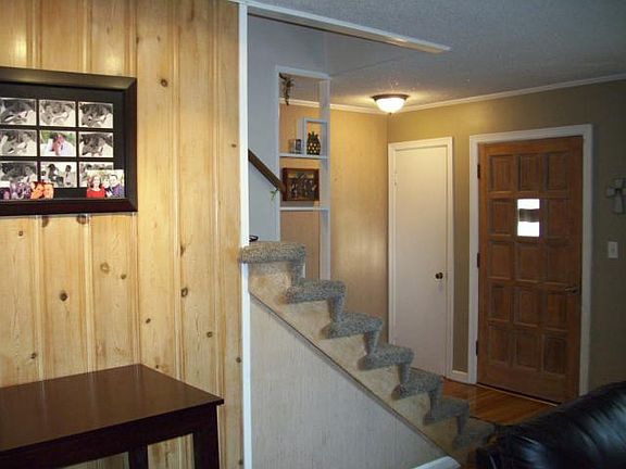5th image of 704 S 2nd St