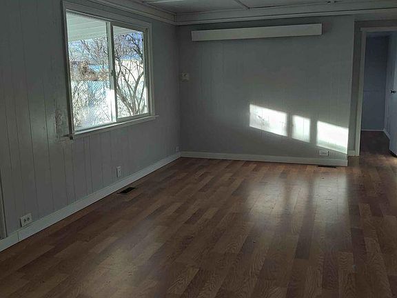 5th image of 609 Tropicana Dr