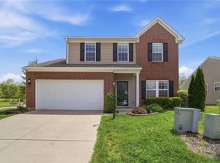 618 Chapelgate Dr, Fairborn, OH 45324