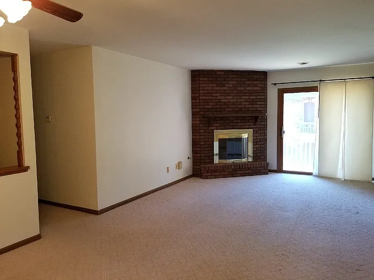 2117 E 45th St #201 — Photo 6