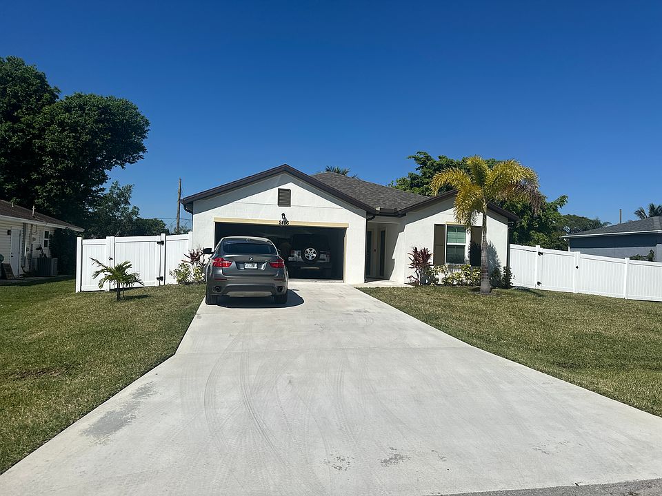 1st image of 2486 SE Whitehorse St