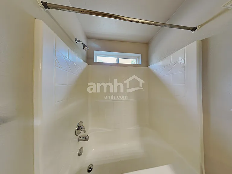 4418 N Alester Ave — Photo 10