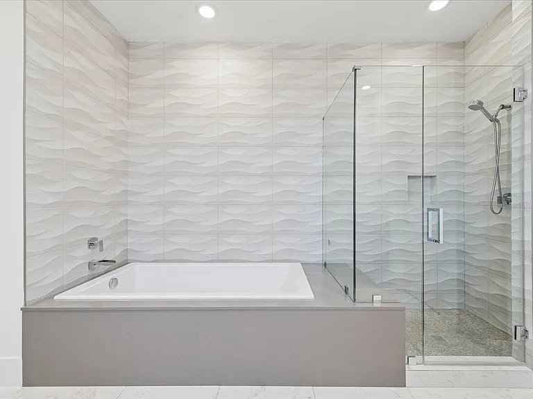 1430 Lake Pointe Pkwy — Photo 13