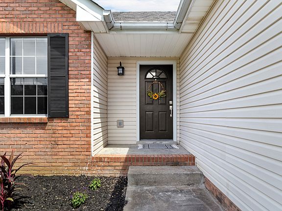 3rd image of 697 Buttercup Dr