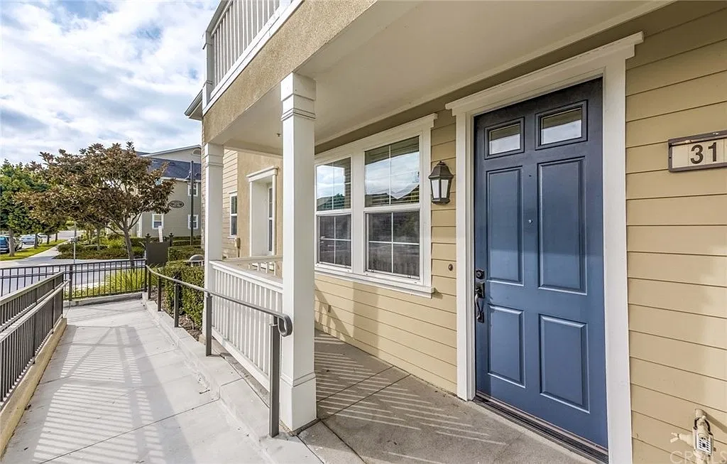 311 Silk Tree — Photo 3