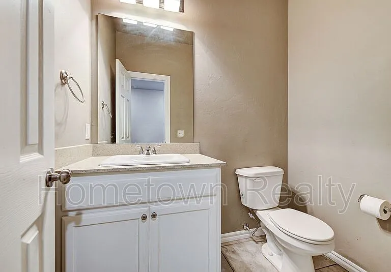 788 SW 13th St — Photo 24