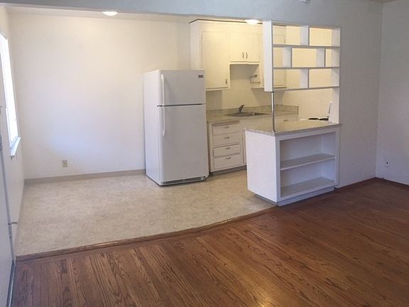 3rd image of 1530 Oakdale St APT 6