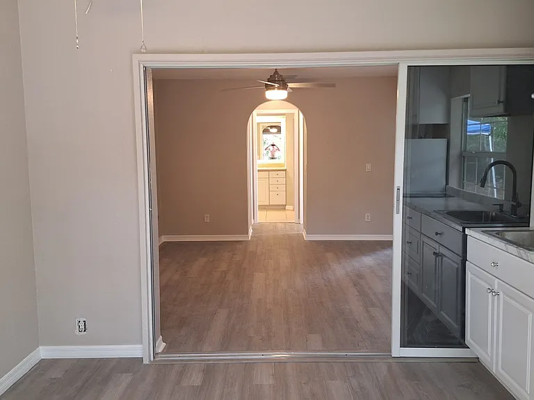 1291 Beacon Dr — Photo 3