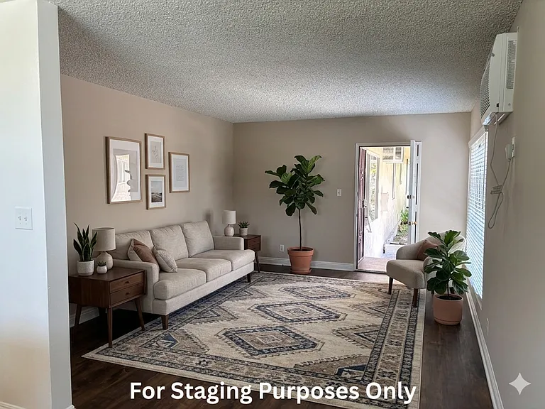 3104 Montrose Ave — Photo 3