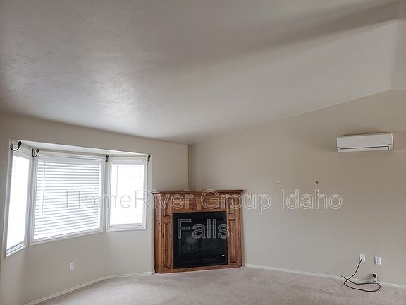 3rd image of 1949 Burlwood Dr