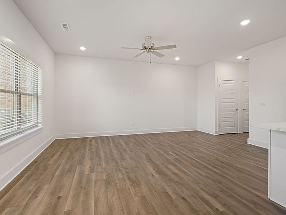 3rd image of 2400 SW Ednruance Way #2