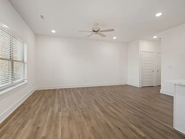 2713 SW Shackelton Ave #1 — Photo 3