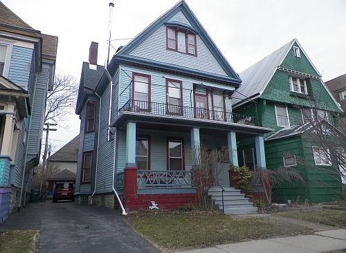 1st image of 302 Pennsylvania St