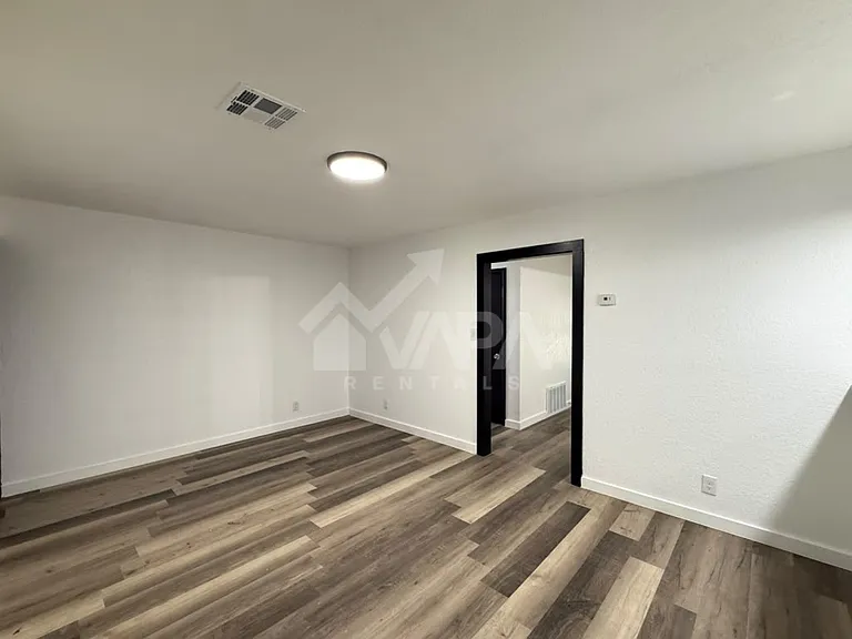 217 Avenue E St — Photo 11