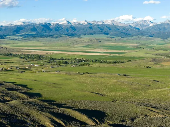 20 Shy Rd, Wilsall, MT 59086