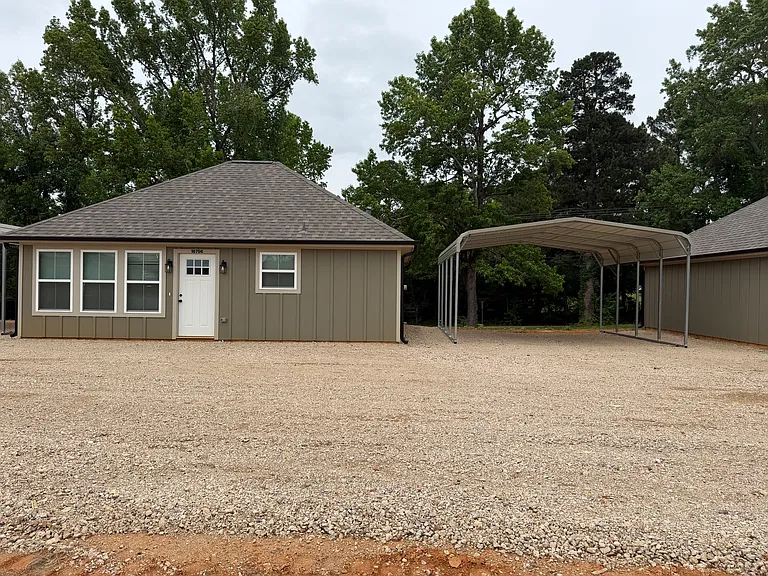 16718 FM 16 E #16706 — Photo 10