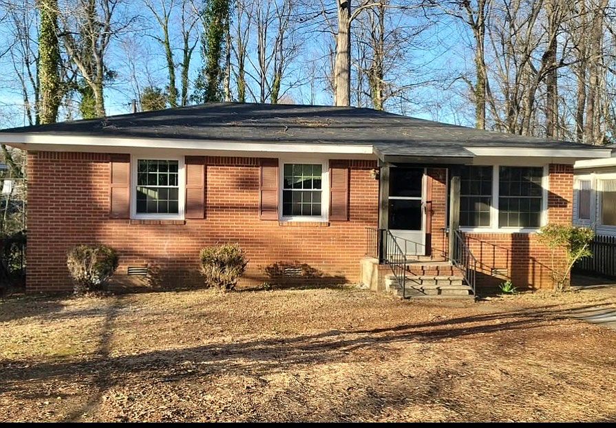 1st image of 35 Lynwood Dr