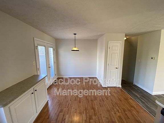 3rd image of 105 Raquel Ct