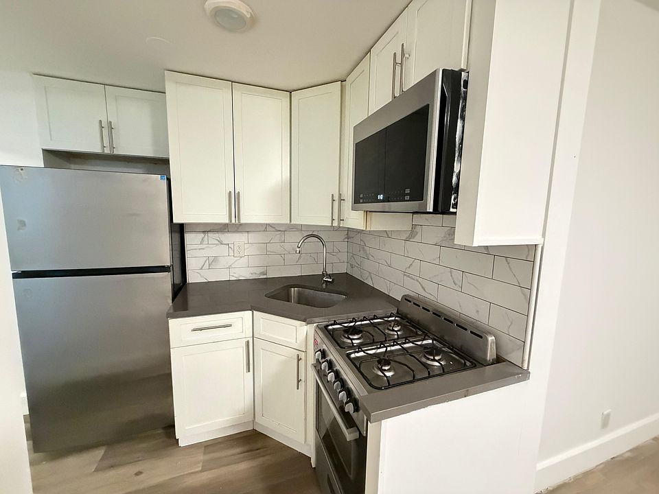 1st image of 23 Gifford Ave #31