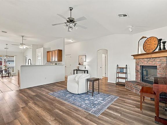 5th image of 3116 SW 103rd St
