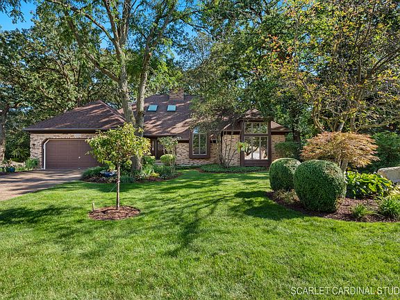 4th image of 2520 River Woods Dr