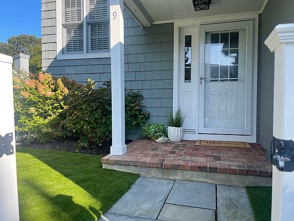 3rd image of 9 Brittany Ln