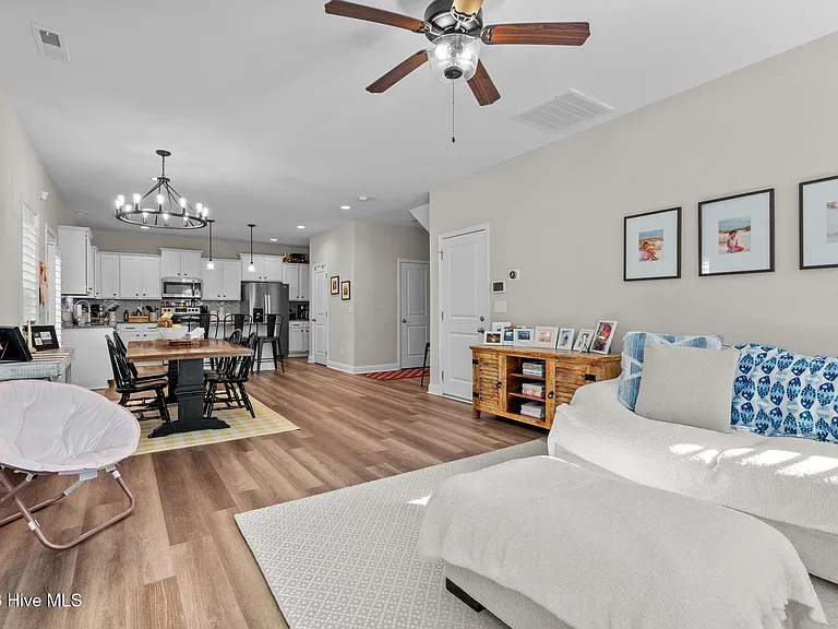 451 Gretchen Rd — Photo 21