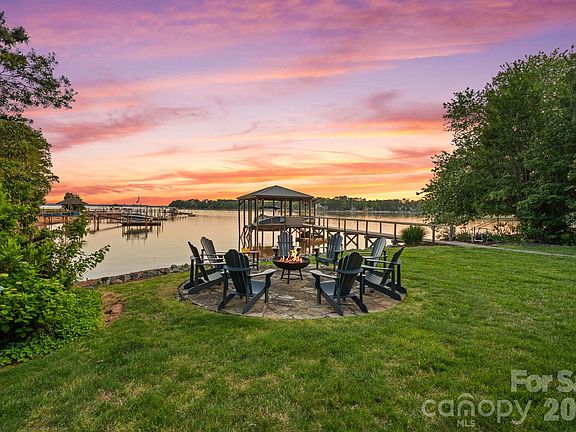 2nd image of 107 Beachview Dr