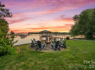 107 Beachview Dr, Mooresville, NC 28117