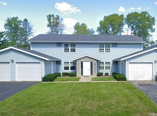 308 Pine Crest Dr APT 2, Cambridge, WI 53523