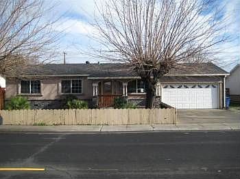 1st image of 16022 Cambridge Dr