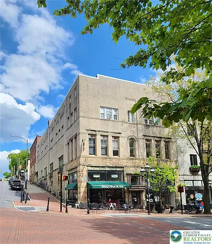 79 W Market St #T Photo 1