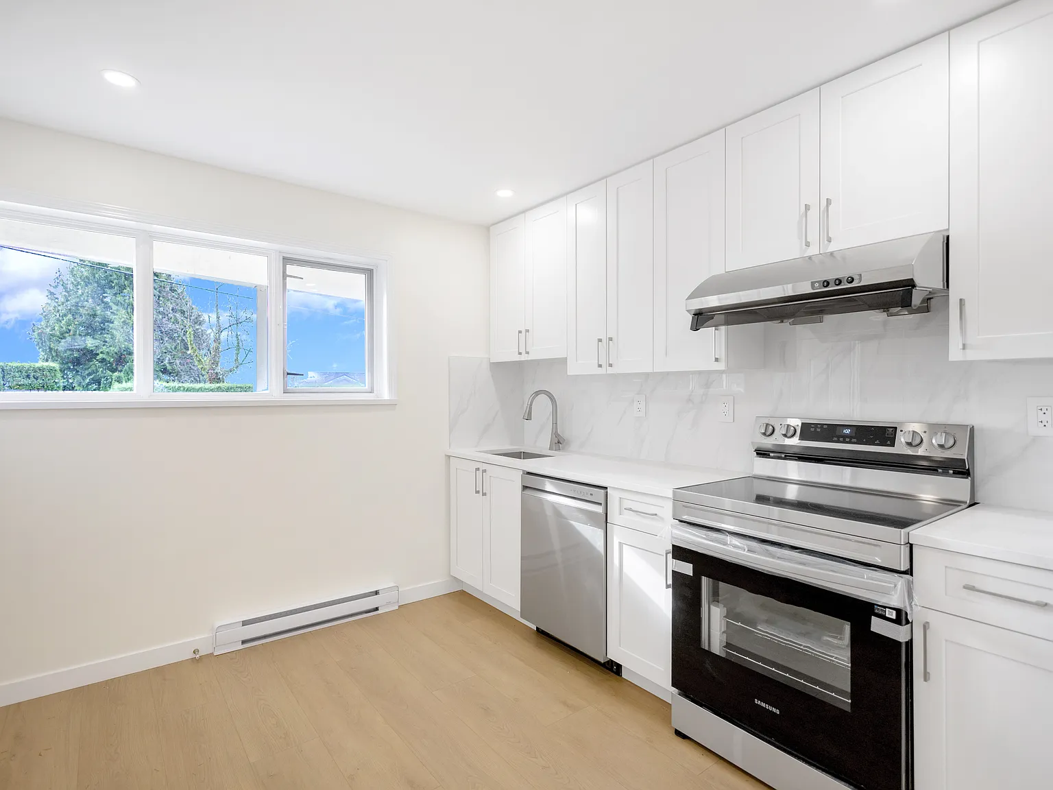 2 bed, 800 sqft, $2,600 — Photo 3