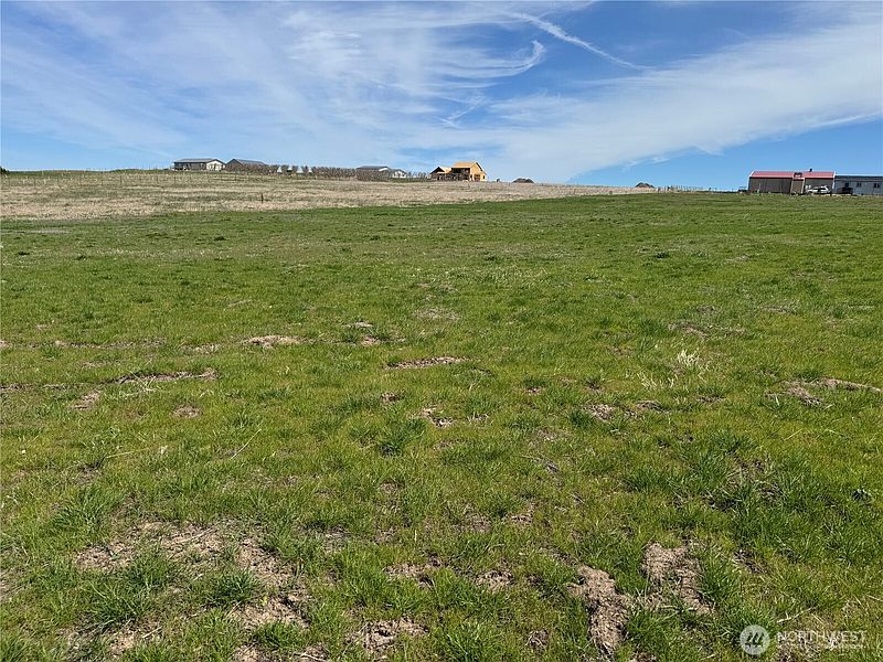 3rd image of 2 Wenatchee Heights Road
