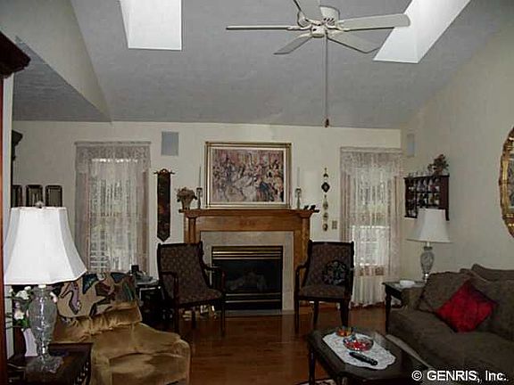 5th image of 490 Bram Hall Dr