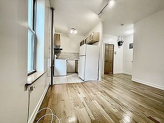 2nd image of 175 Pinehurst Ave #4P