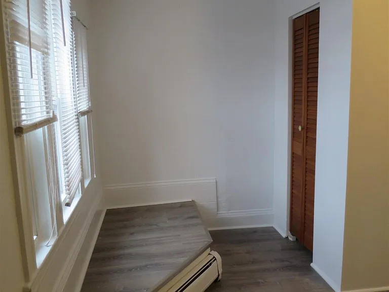 203 Highland Ave — Photo 3