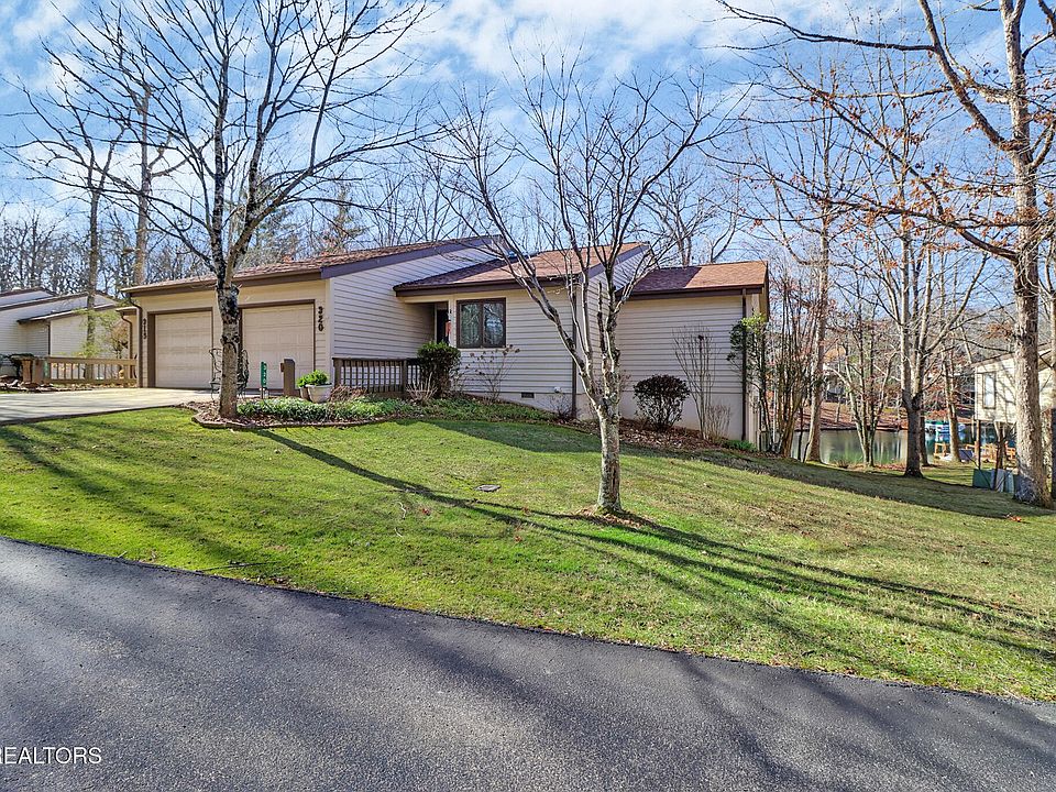 1st image of 320 Lake Catherine Cir