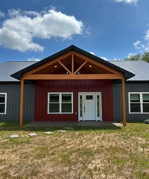5255 Wills Rd — Photo 2