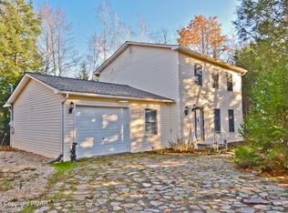 217 Nadine Blvd, Pocono Summit, PA 18346