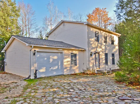 217 Nadine Blvd, Pocono Summit, PA 18346