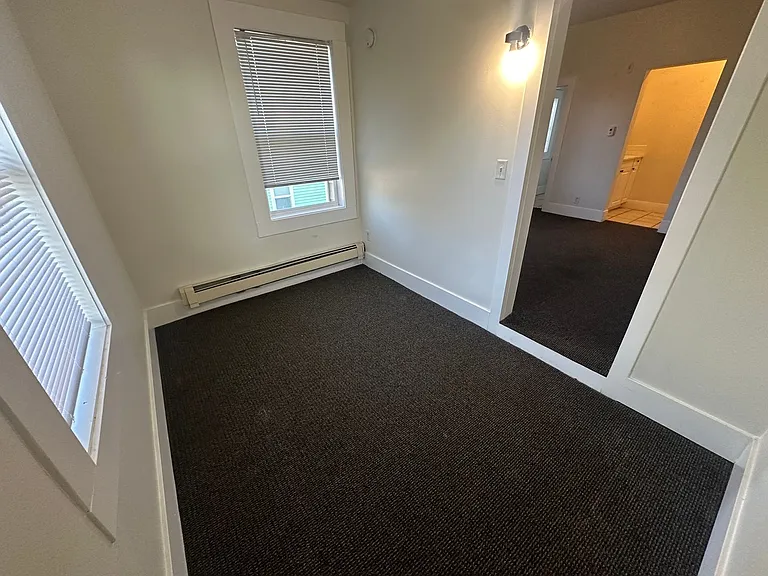 322 E 15th St #3 — Photo 16