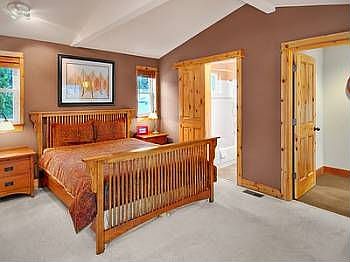 4th image of 3843 23rd Ave W #A