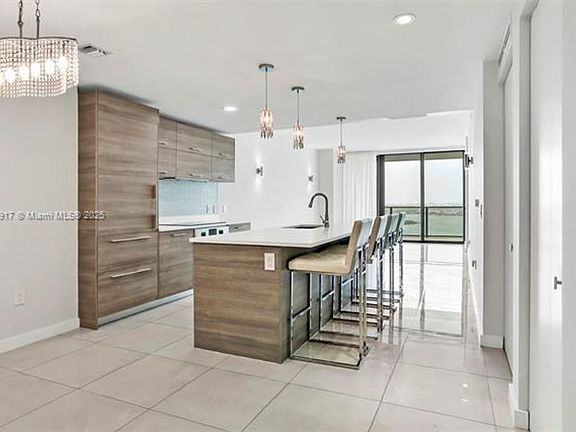 4th image of 650 NE 32nd St Unit 2604