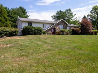 918 N Abington Rd, Clarks Summit, PA 18411