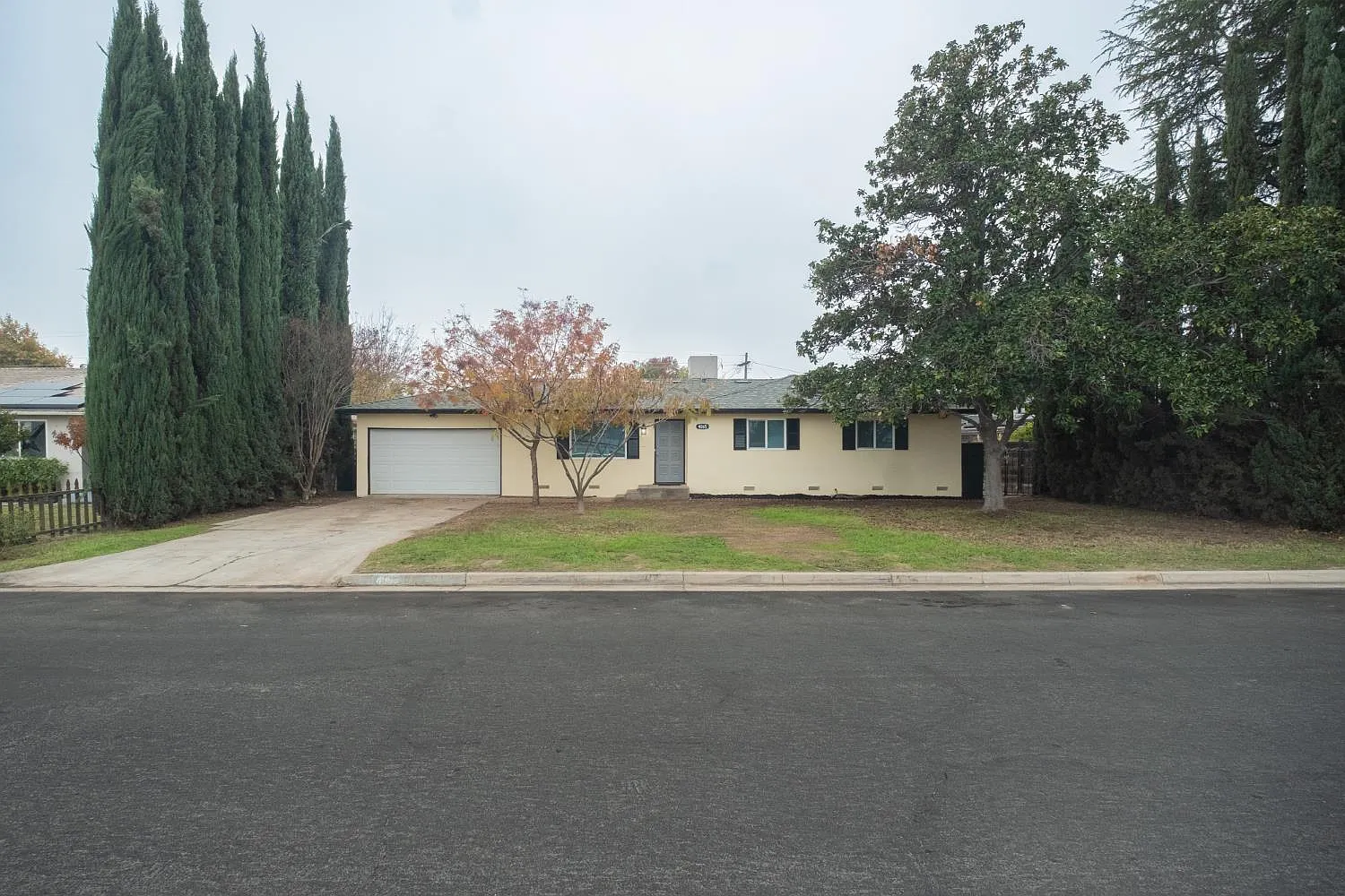 4065 N Eddy Ave photo 1
