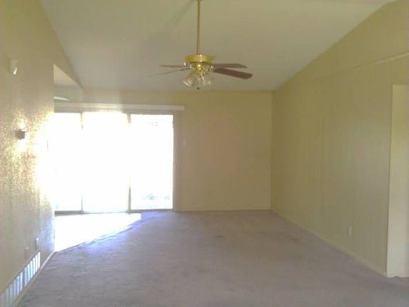2nd image of 2621 Arlington Ln